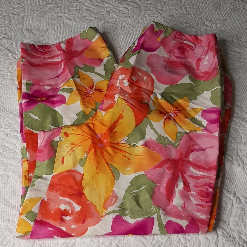 Donna Morgan Floral 100% Silk Fully Lined Capris